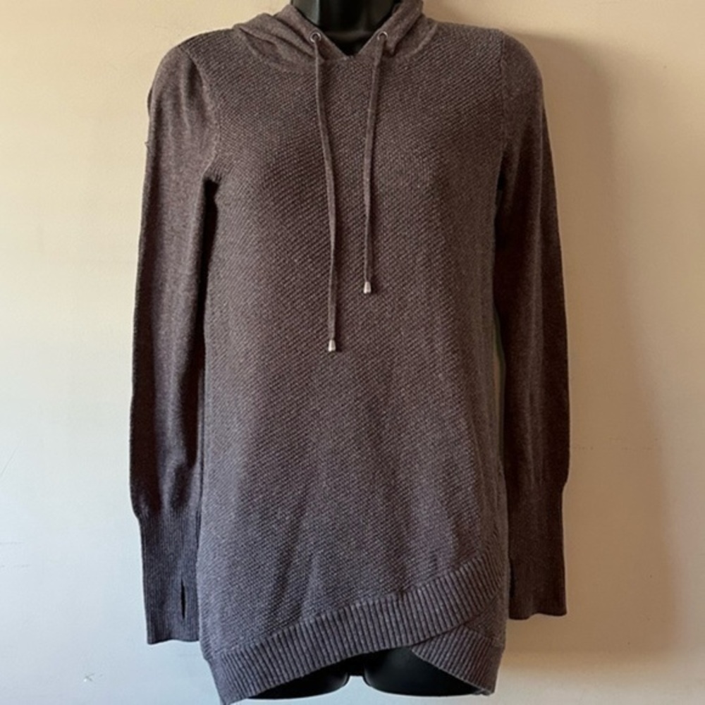Akini yoga hooded Sweater size XS